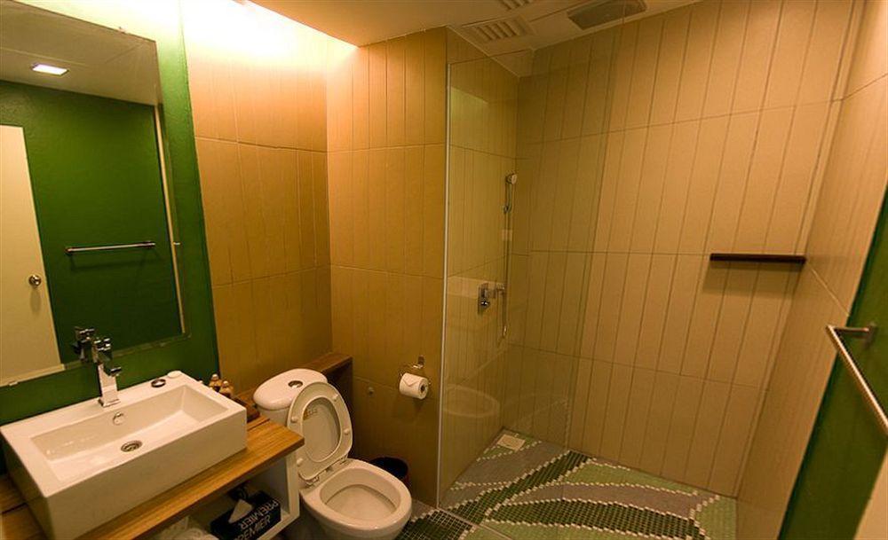 Batik Boutique Hotel Kuching Exterior photo